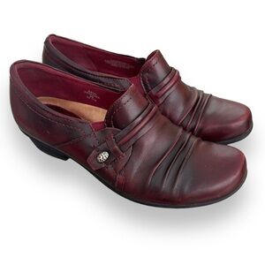Earth Maize Cherry red Burgundy Leather Loafers slip on clogs comfort shoe sz 8